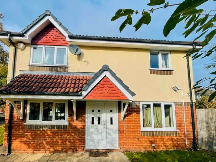 3 Bedroom Detached House To Rent In Thurlestone Road, Altrincham, WA14