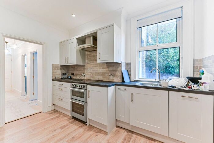 1 Bedroom Flat To Rent In Danbrook Road, Streatham Common, London, SW16