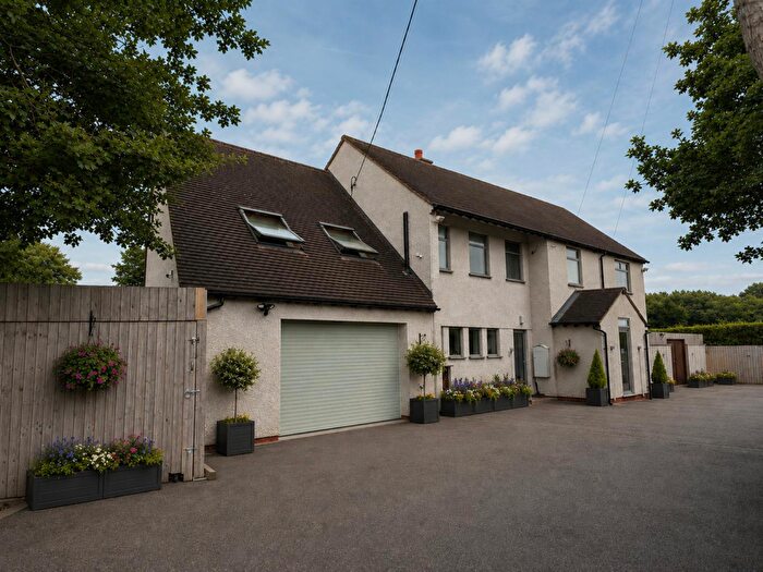 4 Bedroom Detached House For Sale In Upper Raby Road, Neston, CH64