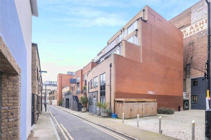 Studio To Rent In Risborough Street, London, Uk, SE1