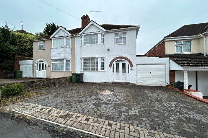3 Bedroom Property To Rent In Dingle Close, Dudley, DY2
