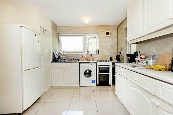 3 Bedroom Flat To Rent In Castle Road, Camden, NW1