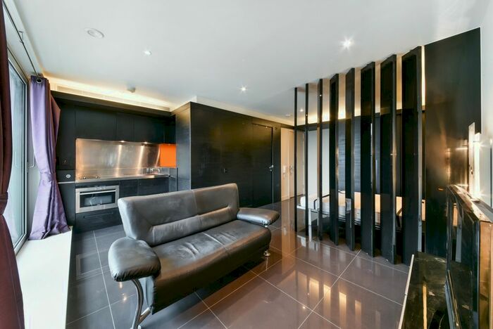 Studio To Rent In West Tower, Pan Peninsula Square, Canary Wharf, E14