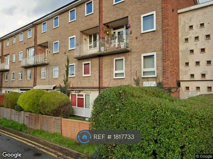 3 Bedroom Maisonette To Rent In Fir Tree Grove, Sutton Coldfield, B73