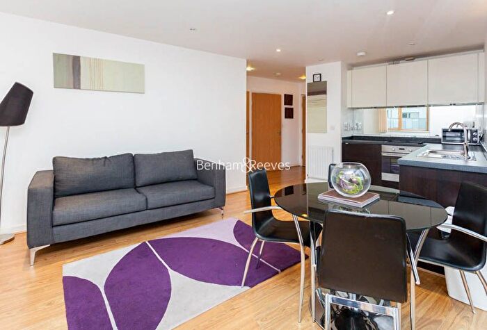 1 Bedroom Flat To Rent In Arboretum Place, Barking, IG11