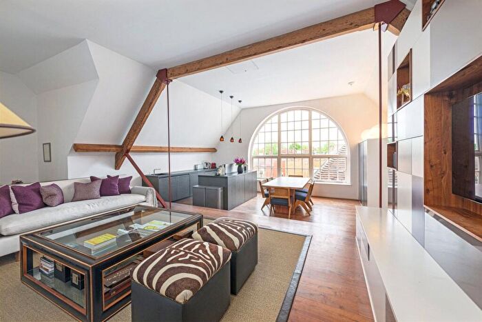 3 Bedroom Apartment For Sale In Mountford Mansions, Battersea Park Road, London, SW11