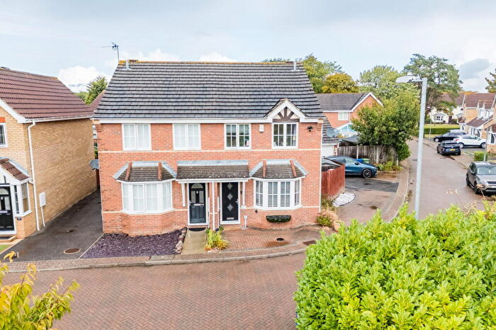 3 Bedroom Semi-Detached House For Sale In Cherry Tree Drive, South Ockendon, RM15