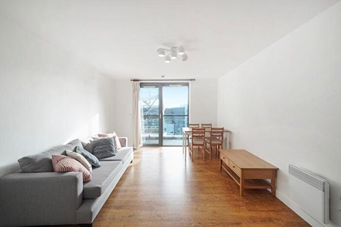 2 Bedroom Apartment To Rent In Palmers Road, Bethnal Green, E2