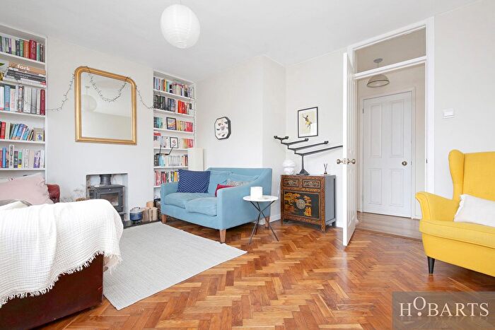 2 Bedroom Flat To Rent In Granville Road, London, N4