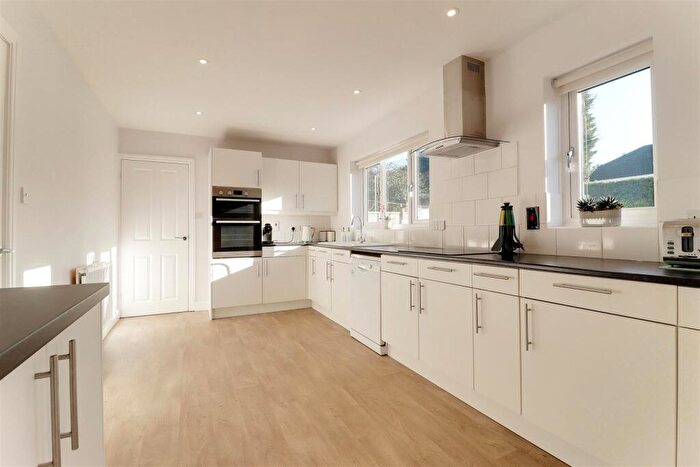 5 Bedroom Detached House For Sale In Vicarage Walk, North Cave, HU15