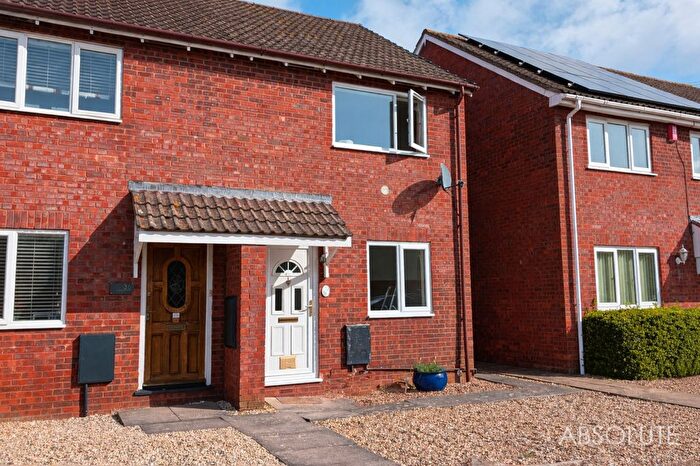 2 Bedroom Terraced House To Rent In Thames Drive, Taunton, TA1