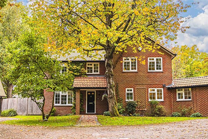 4 Bedroom Detached House For Sale In Woodland Rise, Studham, Dunstable, Central Bedfordshire, LU6