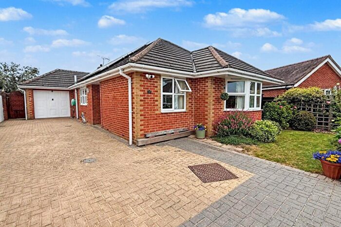 3 Bedroom Detached Bungalow For Sale In Fordingbridge, SP6
