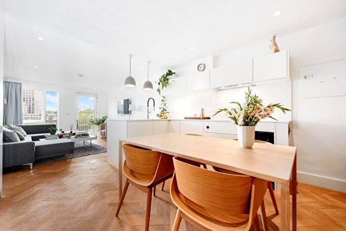 3 Bedroom House To Rent In Anderson Square, Bow, E3