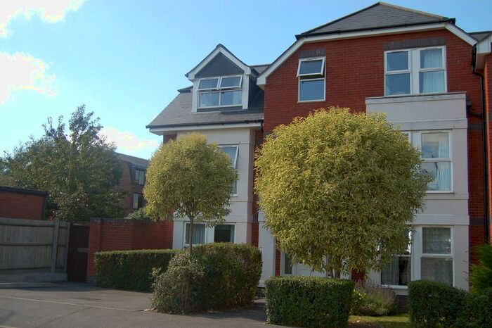 2 Bedroom Flat To Rent In School Lane, Egham, TW20