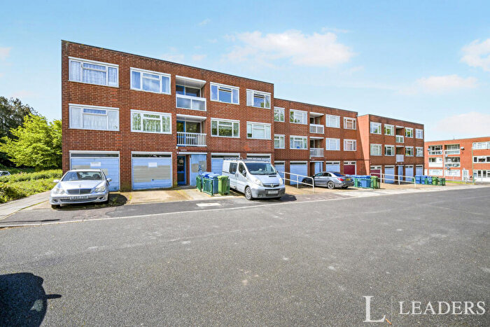 2 Bedroom Flat To Rent In Barley Croft, Harlow, CM18