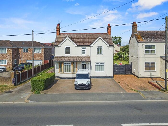 4 Bedroom Detached House For Sale In Thrapston Road, Finedon, Wellingborough, NN9