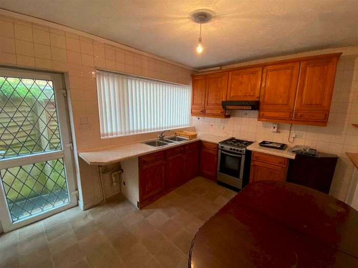 2 Bedroom Ground Flat To Rent In Rollswood Drive, Solihull, B91