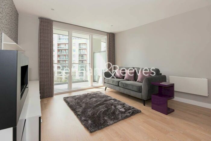 1 Bedroom Flat To Rent In Pump House Crescent, Brentford, TW8