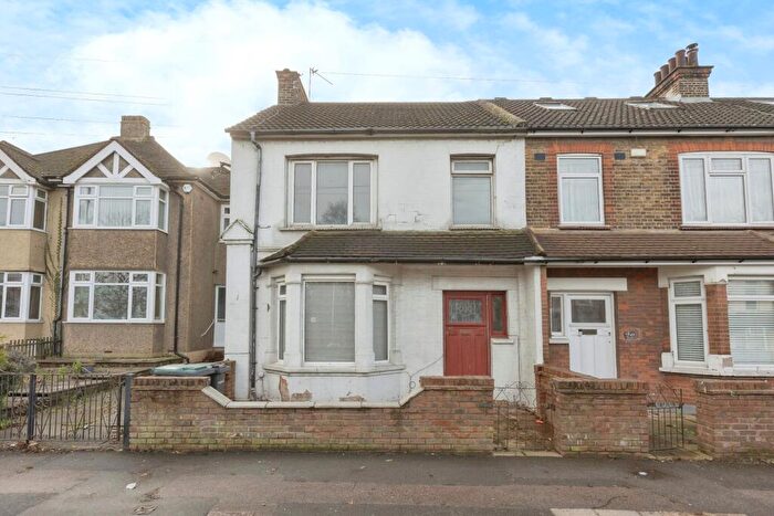 3 Bedroom End Of Terrace House For Sale In High Street, Gravesend, Kent, DA11
