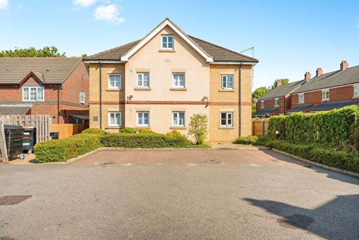 1 Bedroom Flat For Sale In Walsingham Close, Bedford, Bedfordshire, MK42
