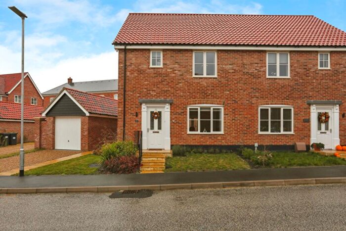 3 Bedroom Semi Detached House For Sale In Teasel Way, Onehouse, Stowmarket, IP14