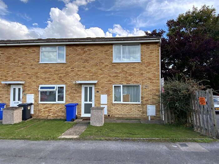 1 Bedroom Flat To Rent In Brookside Close, Old Stratford, MK19