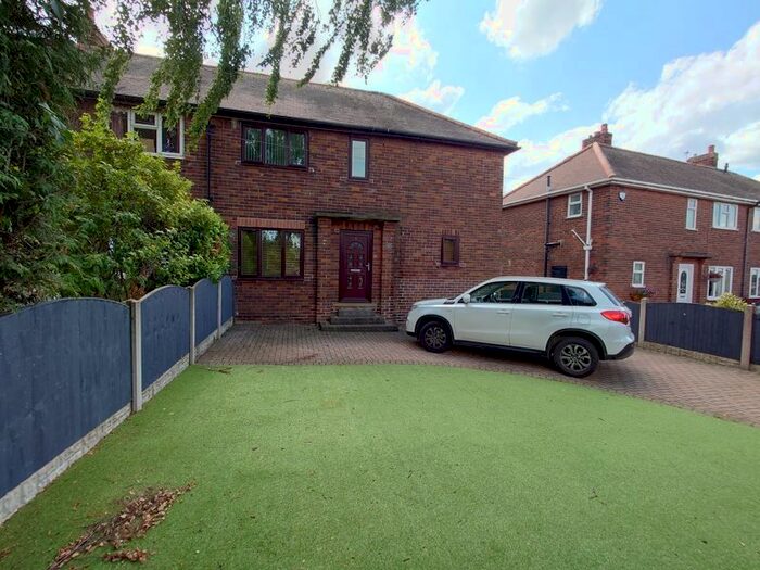 3 Bedroom Semi-Detached House To Rent In Shay Lane, Crofton, Wakefield, WF4