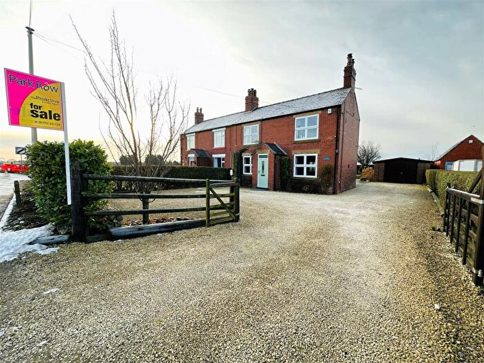 3 Bedroom Semi-Detached House For Sale In Snaith Road, Hensall, Goole, DN14