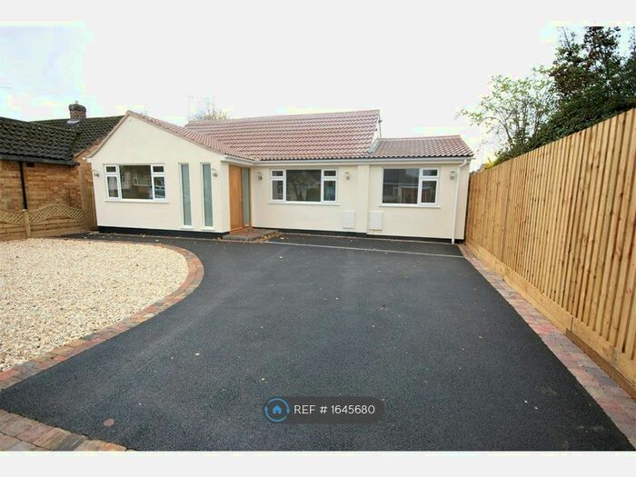 3 Bedroom Bungalow To Rent In Arden Road, Kenilworth, CV8