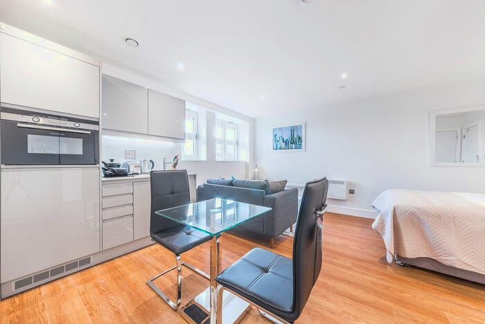 1 Bedroom Flat To Rent In Short Let, All Bills Included, Halliford Street, N1