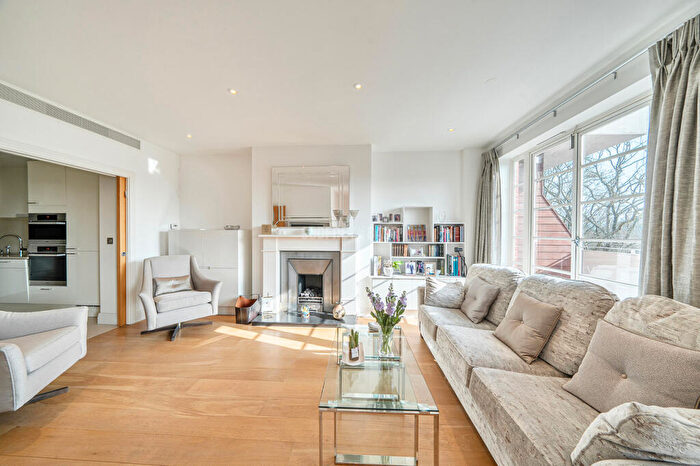 2 Bedroom Apartment For Sale In Kingsley Way, Hampstead Garden Suburb, N2