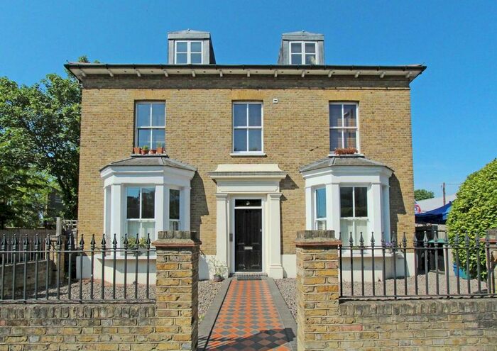 1 Bedroom Flat To Rent In Stanley Road, Teddington, TW11
