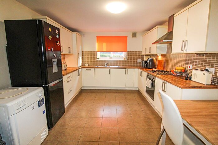 2 Bedroom Flat For Sale In Willowbank Place, Bonhill, Alexandria, G83