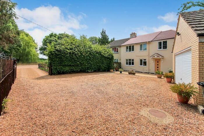 4 Bedroom Semi-Detached House For Sale In Willow Grange Cottages, Ely Road, Chittering, Cambridgeshire, CB25