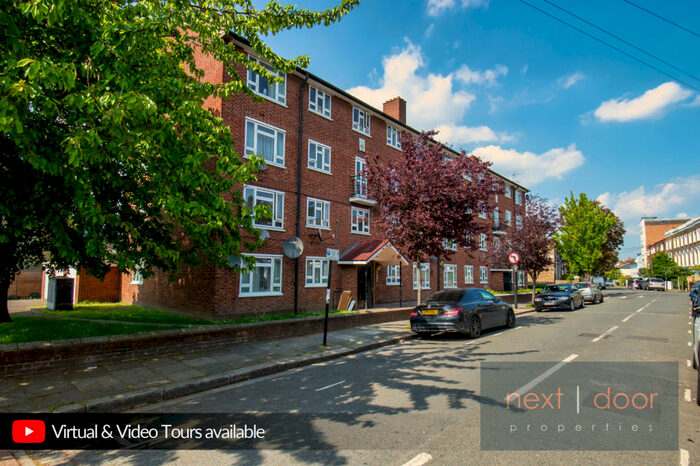 3 Bedroom Apartment To Rent In Southwell Road, Camberwell, Camberwell, SE5