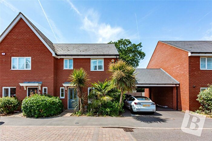 3 Bedroom Semi-Detached House For Sale In Little Highwood Way, Brentwood, Essex, CM14