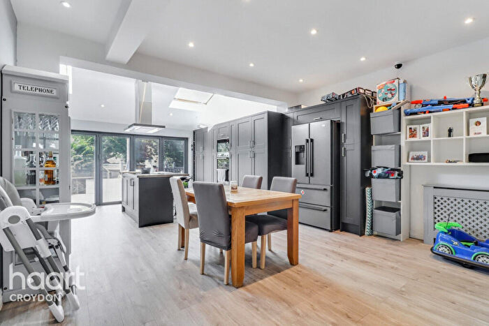 5 Bedroom Semi-Detached House For Sale In Norman Avenue, South Croydon, CR2