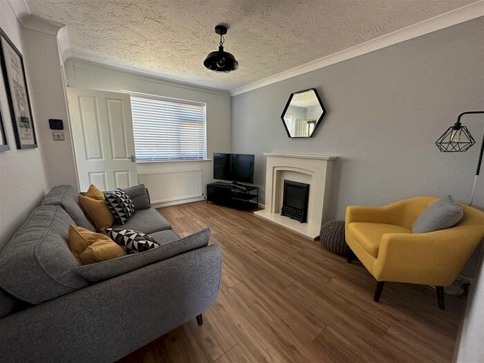 2 Bedroom Property To Rent In Charnwood Close, Swanwick, Alfreton, DE55