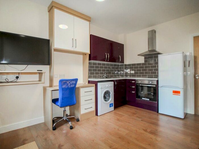 Studio To Rent In Lofthouse Place, Leeds, West Yorkshire, LS2