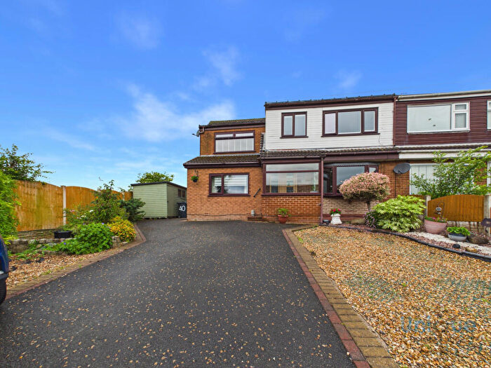 5 Bedroom Semi-Detached House For Sale In Summit Drive, Freckleton, PR4