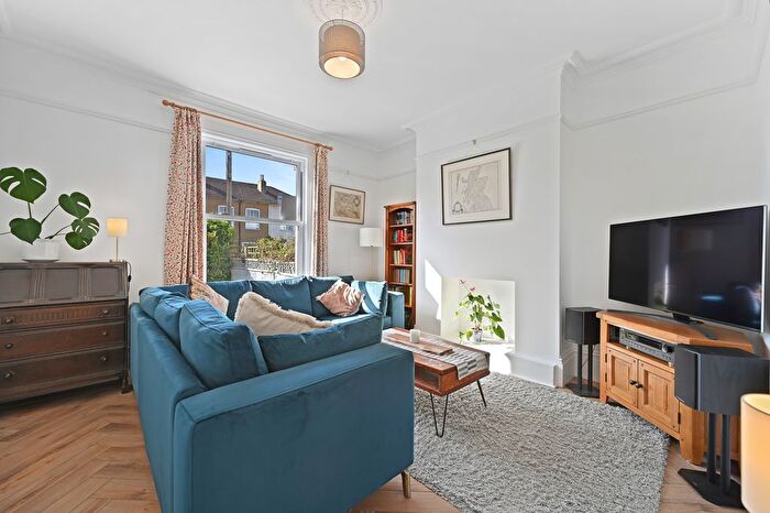 1 Bedroom Flat To Rent In Gresham Road, Staines-Upon-Thames, TW18