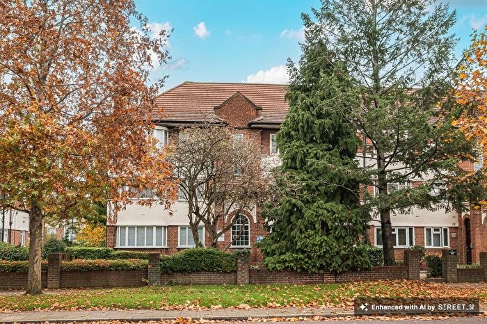 3 Bedroom Flat For Sale In Alexandra Avenue, Harrow, HA2