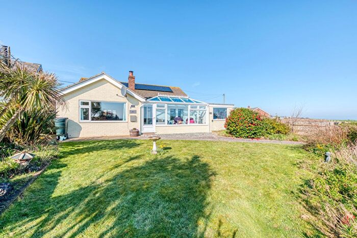 3 Bedroom Detached Bungalow For Sale In The Promenade, Scratby, NR29