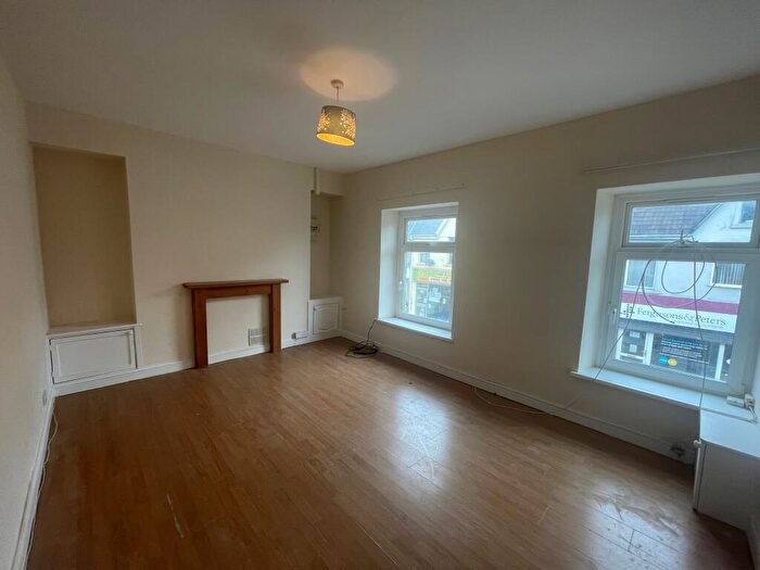 2 Bedroom Flat To Rent In High Street, Gorseinon, Swansea, SA4