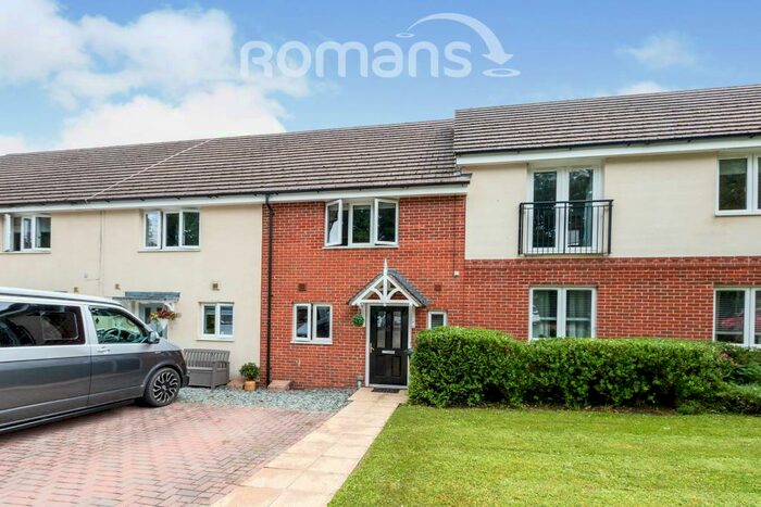 3 Bedroom Terraced House To Rent In Skippetts Gardens, RG21