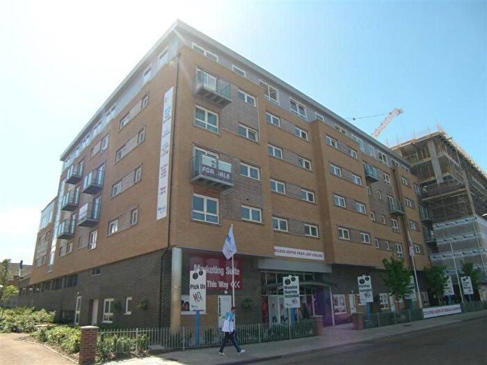 2 Bedroom Flat To Rent In Cherrydown East, Basildon, SS16