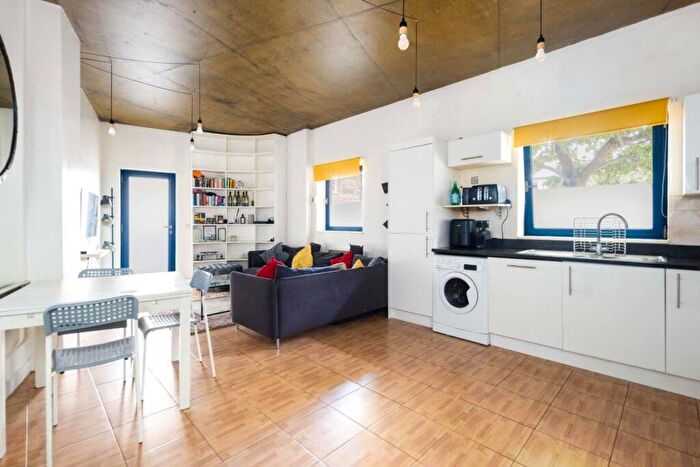3 Bedroom Flat For Sale In Pritchards Road, London, E2