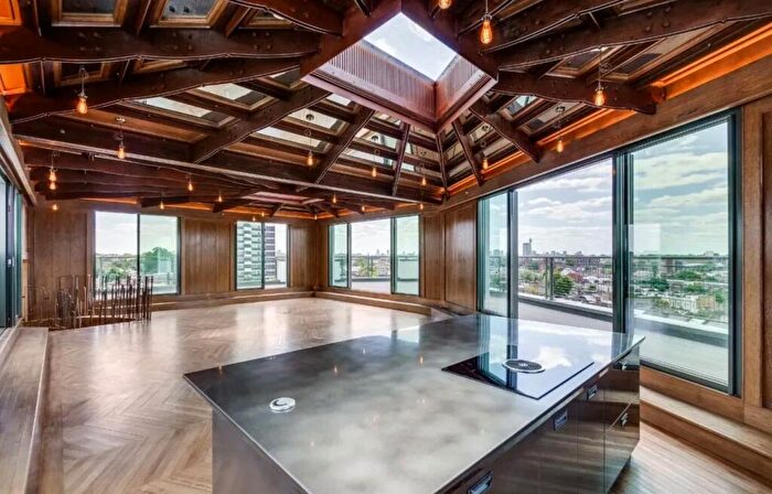 4 Bedroom Penthouse To Rent In - Holmes Road, London, NW5