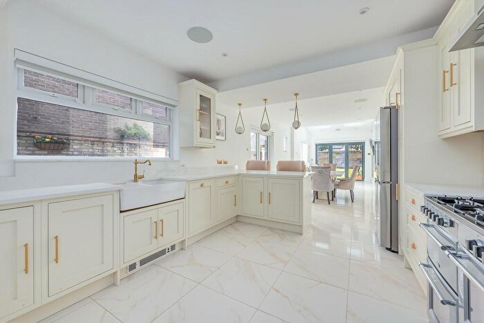 6 Bedroom Semi-Detached House To Rent In Clapham Road, Bedford, Bedfordshire, MK41